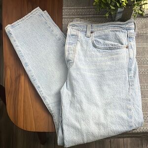 Light Blue Levi’s wedgie Jeans